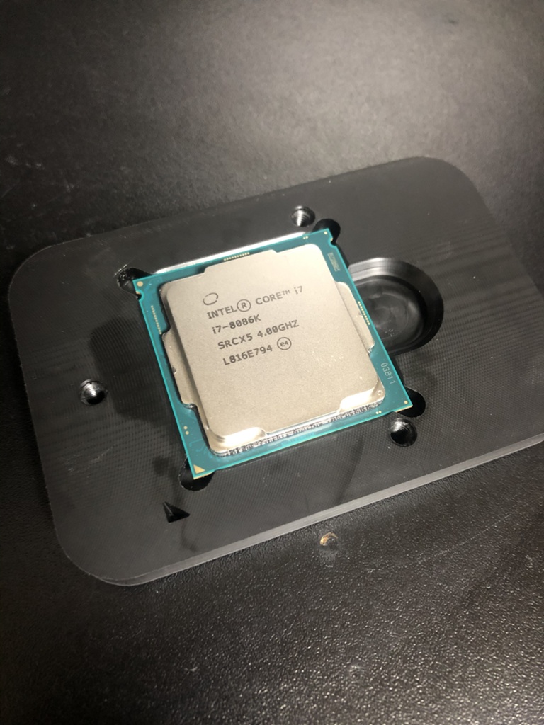 Core i7 8086K 殻割り済み 殻割器付き - CPU