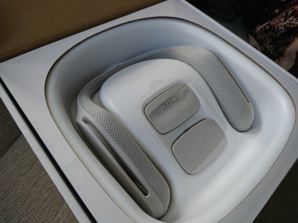 美品SONY SRS-WS1 ウェラブルスピーカー ソニー 肩乗せスピーカーSRS-WS1で新しい映像体験！ ｜試用レポート